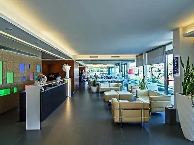 美居维亚雷焦酒店 4*