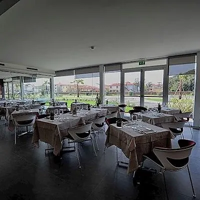 美居维亚雷焦酒店 4*