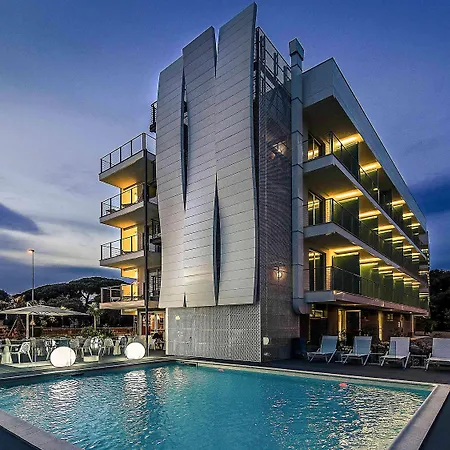 美居维亚雷焦酒店 4*