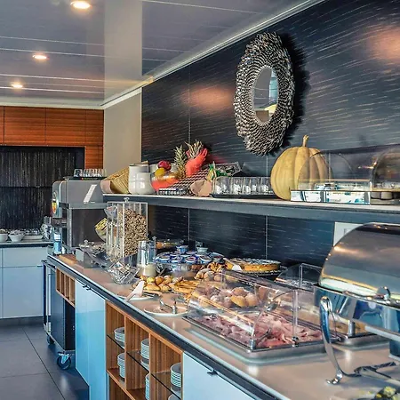 酒店 美居维亚雷焦酒店 4*