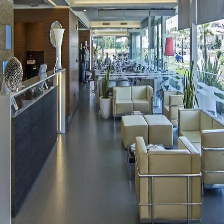 酒店 美居维亚雷焦酒店 4*