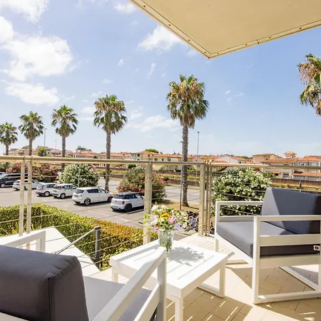 美居维亚雷焦酒店 酒店 4*