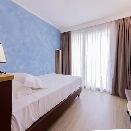 Hotel Viareggio 4*