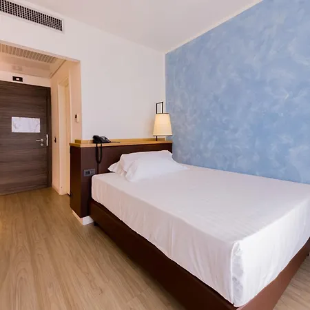 美居维亚雷焦酒店 酒店