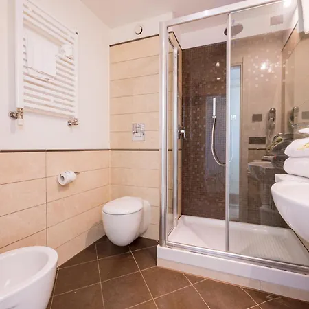 美居维亚雷焦酒店 酒店