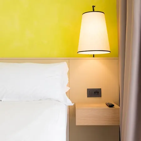 美居维亚雷焦酒店 4*