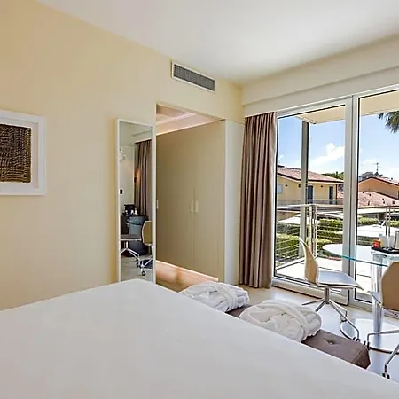 Hotel Viareggio 4*