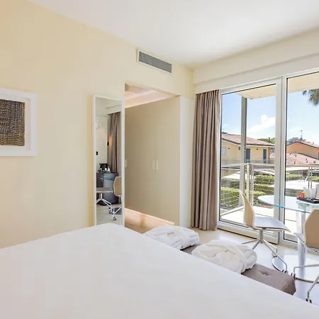 Hotel Viareggio 4*